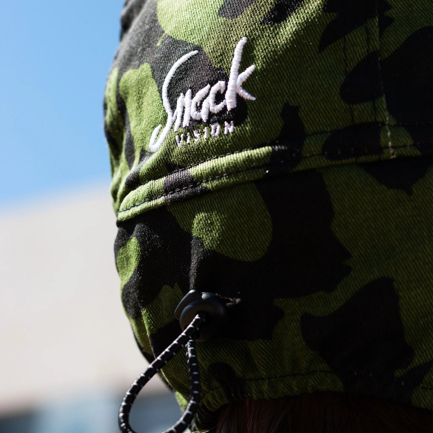 Snack Skateboard visionz reversible Trapper cap